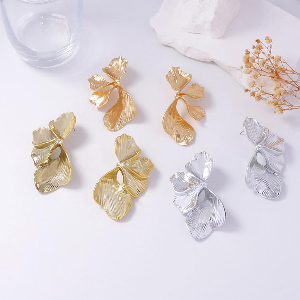 retro light luxury CCB striped texture sense advanced exaggerated three-dimensional multi-layer flower petal female stud earrings