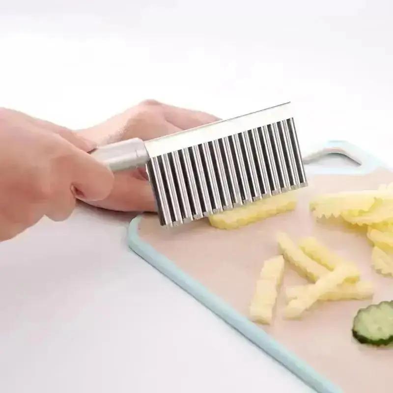 Nerezový nůž na vlnitý kráječ brambor Domácí krájení zeleniny Gadgety na hranolky Kuchyňské přenosné nástroje na zeleninu Velkoobchod
