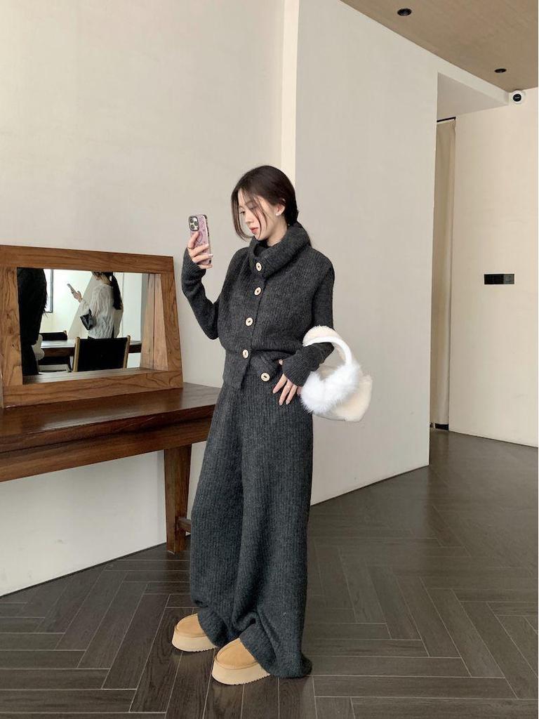 Women's French-Style Sweater Set: Autumn/Winter High-Waist Wide-Leg Pants, Lapel Vest, and Knitwear Three-Piece Set.