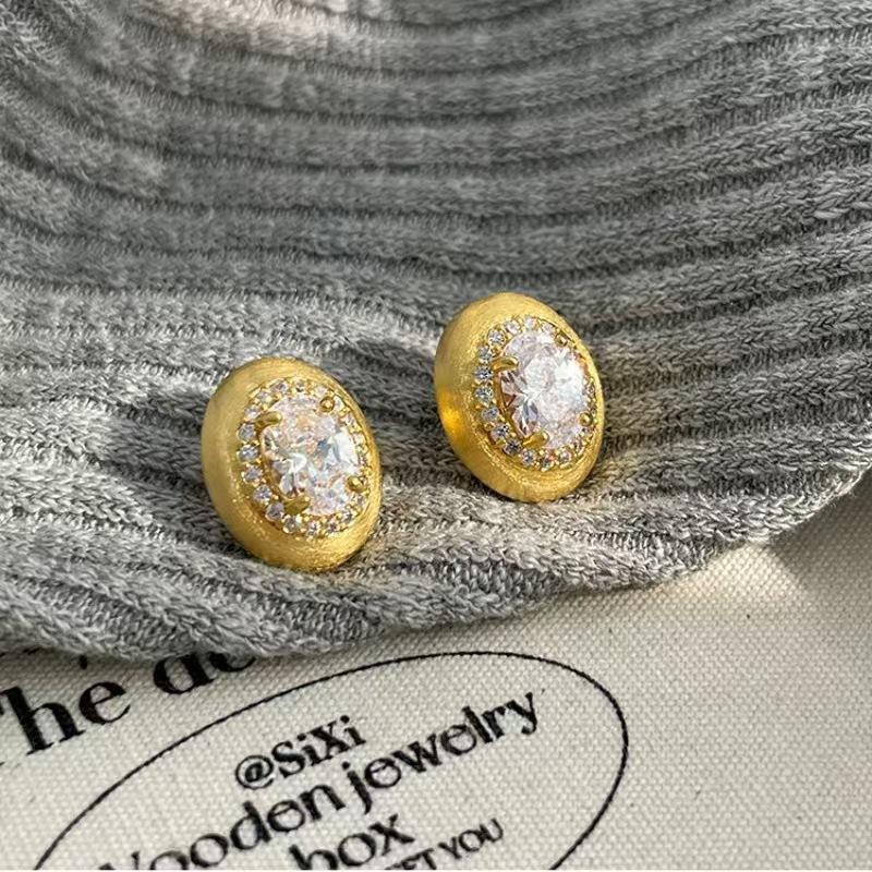 

Luxury Mid Ancient Style Vintage Metal Brushed Inlaid with Rhinestone Oval Stud Earrings Fashion Zircon Accessories for Womens