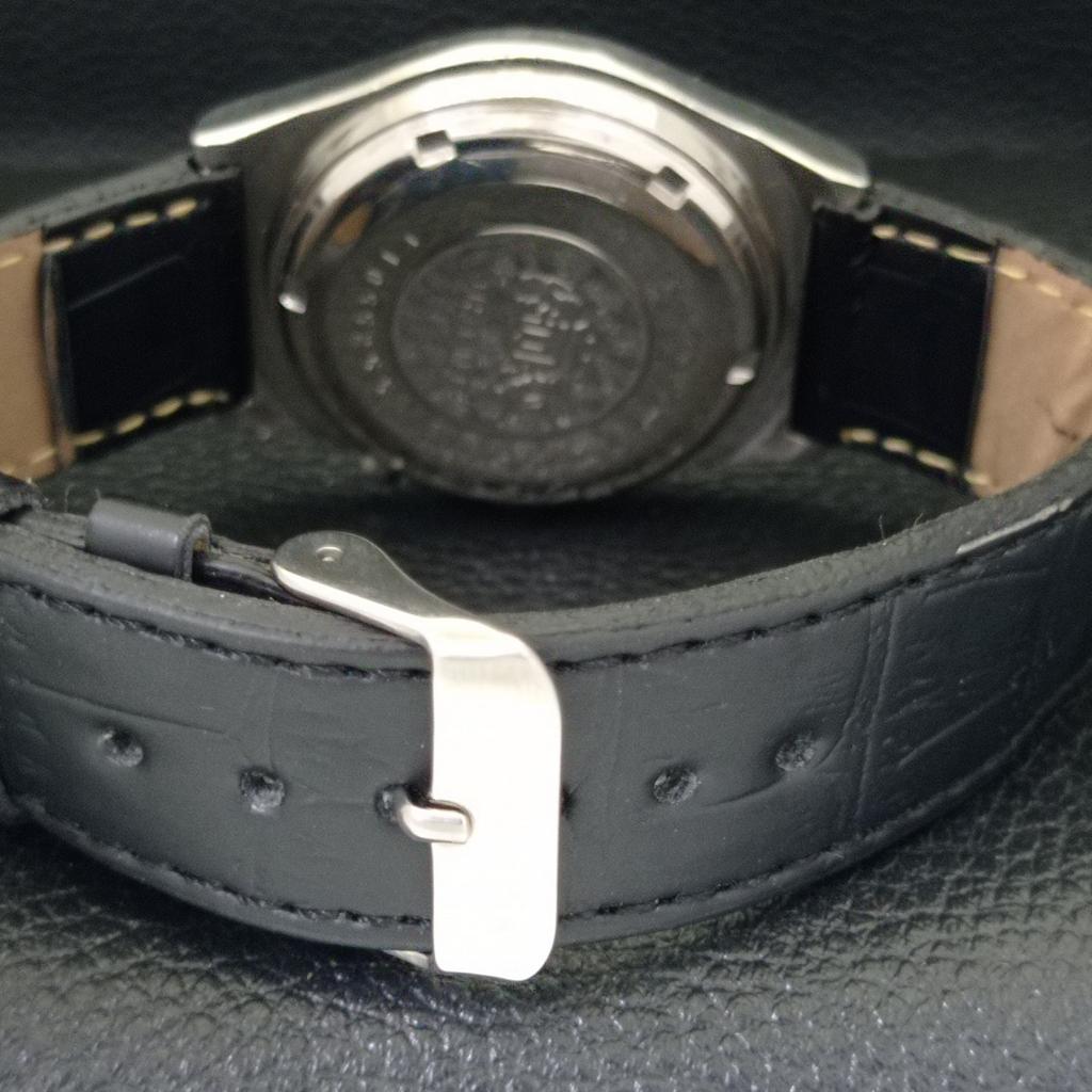 USED ORIENT JAPAN MENS AUTOMATIC DAY&DATE BLACK COLOR DIAL WATCH A432326-2 R111-a432326