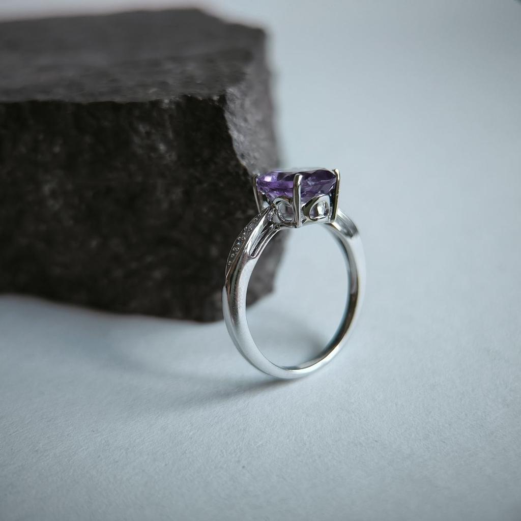 Серебряное кольцо с натуральным аметистом, вес изделия 2,63 гр (2189275)