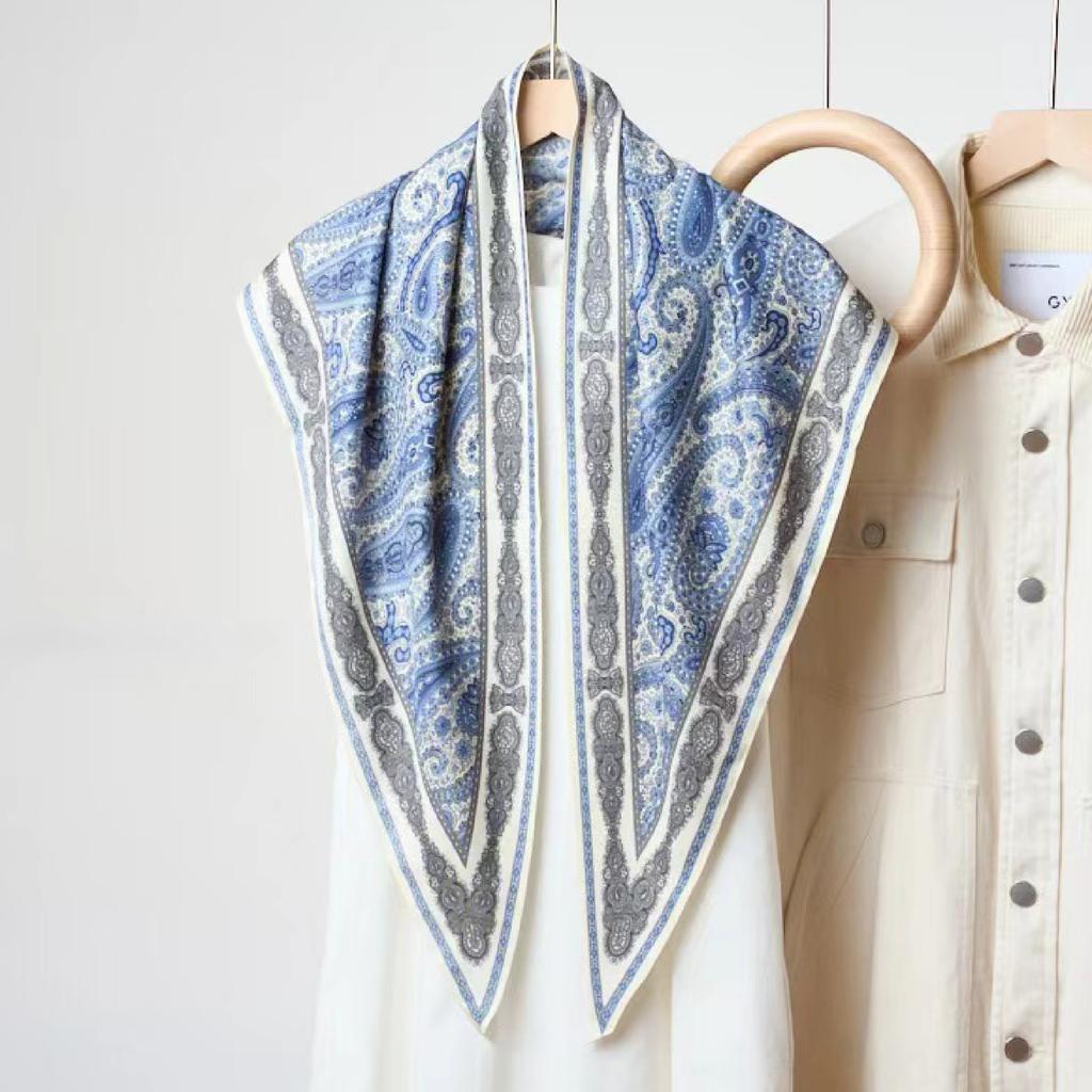 Retro old money wind cashew flower triangle scarf women's fashion high sense versatile decoration outer silk scarf scarf fart curtain tide