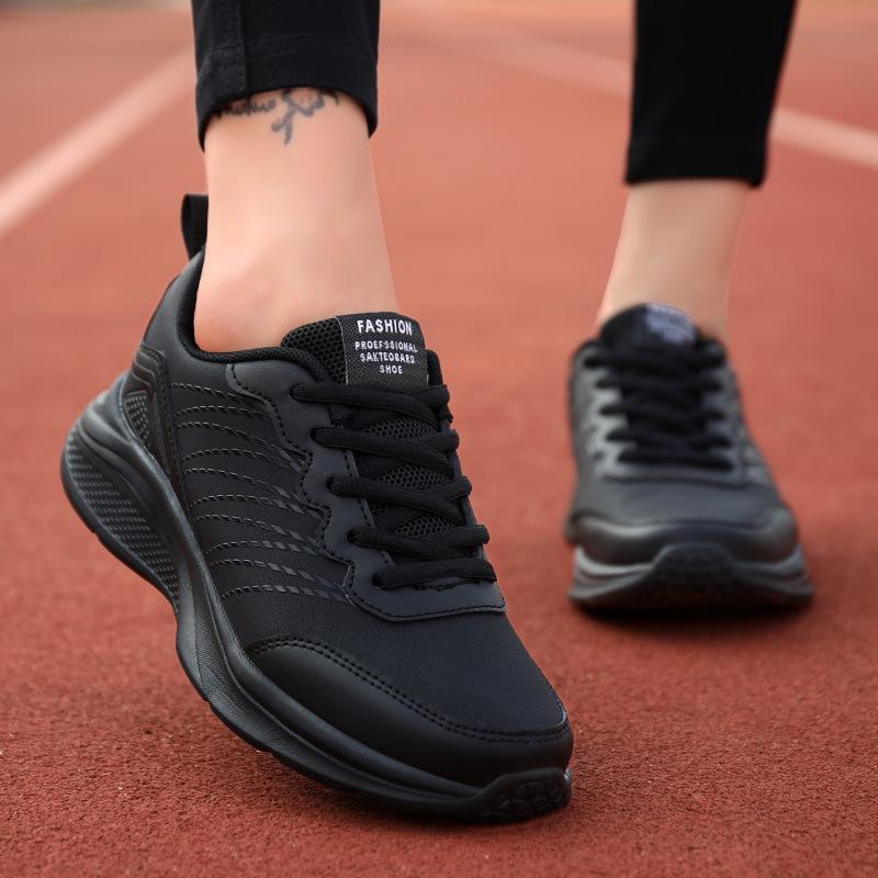 Spring and Autumn new shoes, sports shoes, leather black non-slip waterproof shoes, soft-soled shoes
