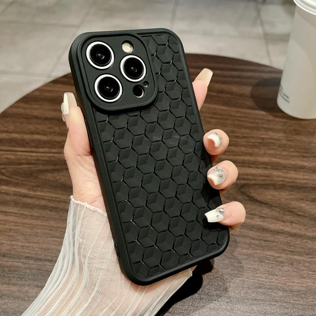 Etui na telefon IPhone16 z chłodzeniem o strukturze plastra miodu jest odpowiednie dla etui ochronnego Apple 15promax, które jest oddychające i odporne na wstrząsy 14/13
