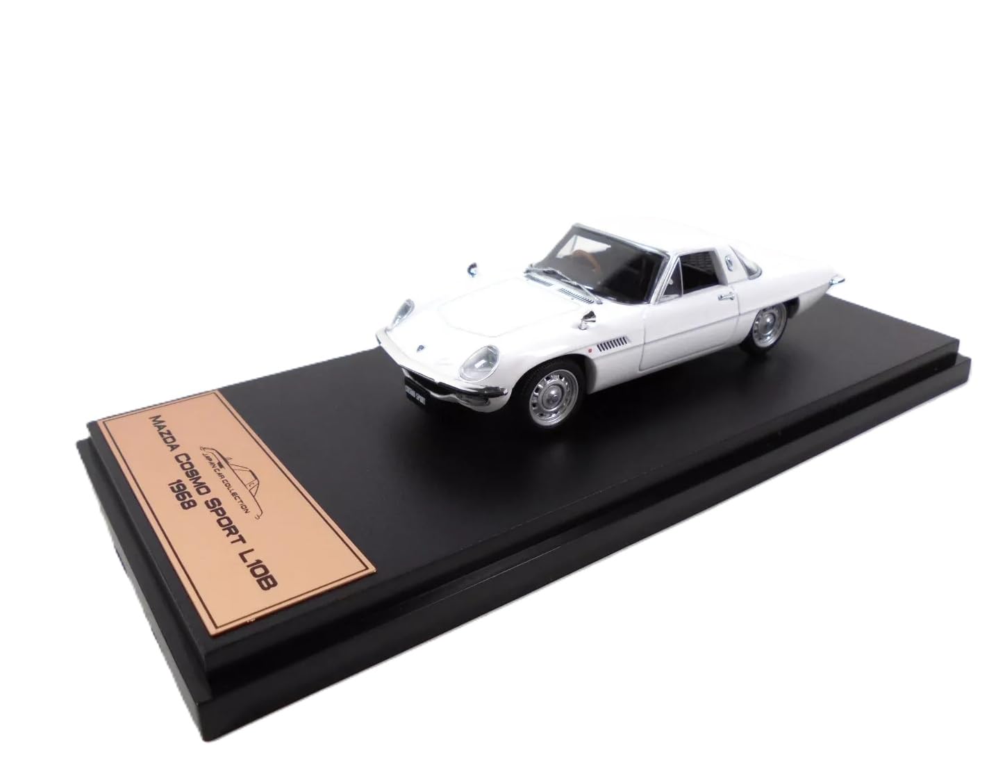 

Микроавтобус Mazda Cosmo Sports L10B 1968 1/43 (белый) [элемент] белый