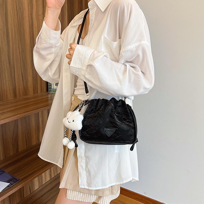 Chic Street Trendy Bucket Bag Fashionable Pu Leather Crossbody Handbag With Magnetic Closure