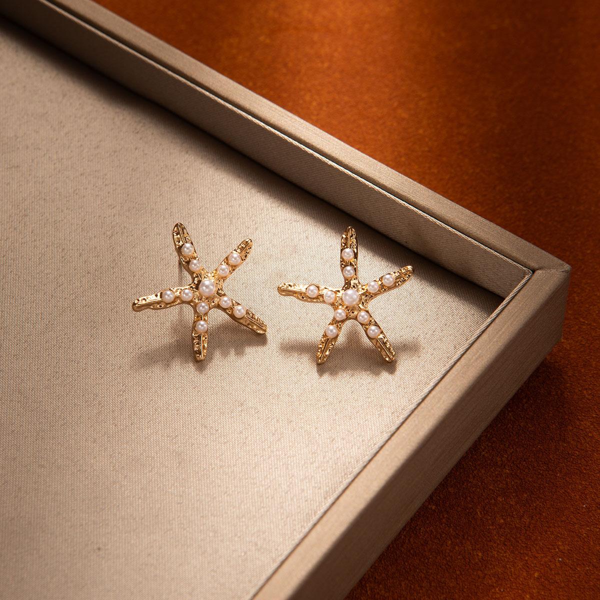 

Small And Exquisite Earrings, Niche Design Sense, Star-Inlaid Pearl Stud Earrings, Light Luxury Jewelry Women