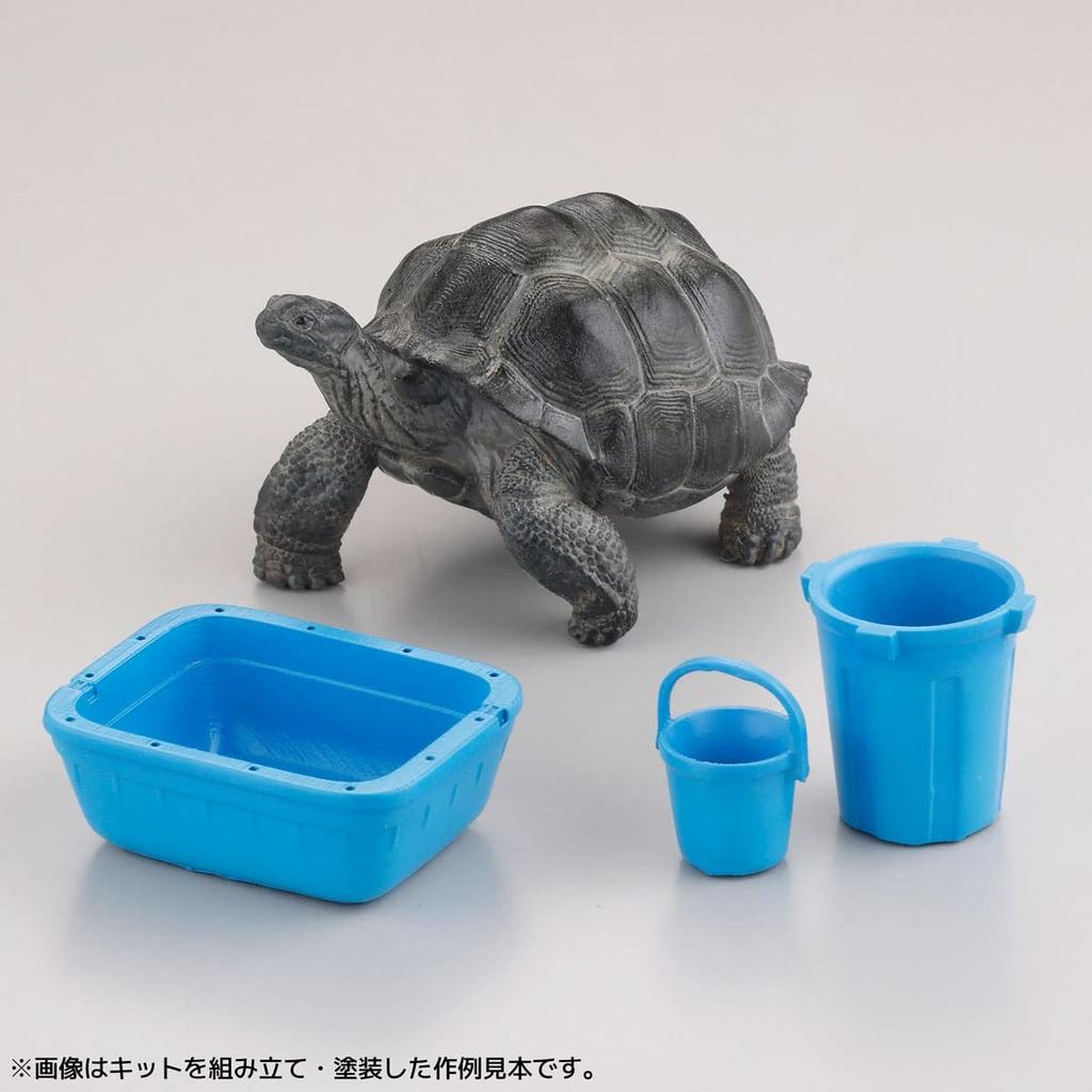 KAIYODO ARTPLA Zoo Keeper and Lion Set 1/35 Scale Plastic Model Kit 6-Pack Box AP003B