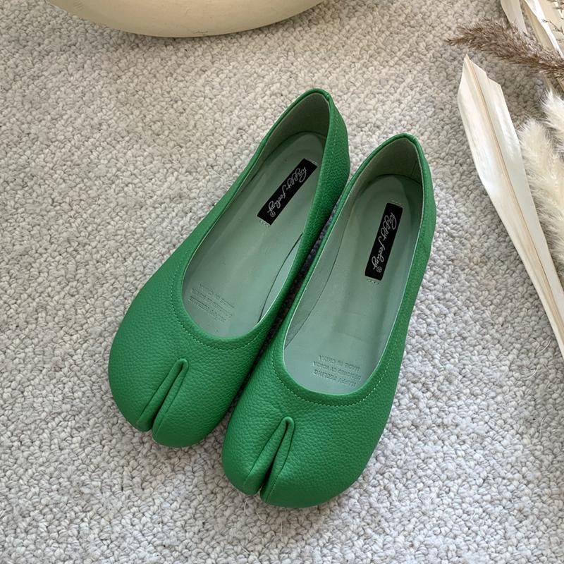 Fashion SUOJIALUN Autumn Women Flat Shoes Fashion Split Toe Flat Heel Casual Laofer Flat Heel Shallow Slip On Ladies Casual Ballerinas S