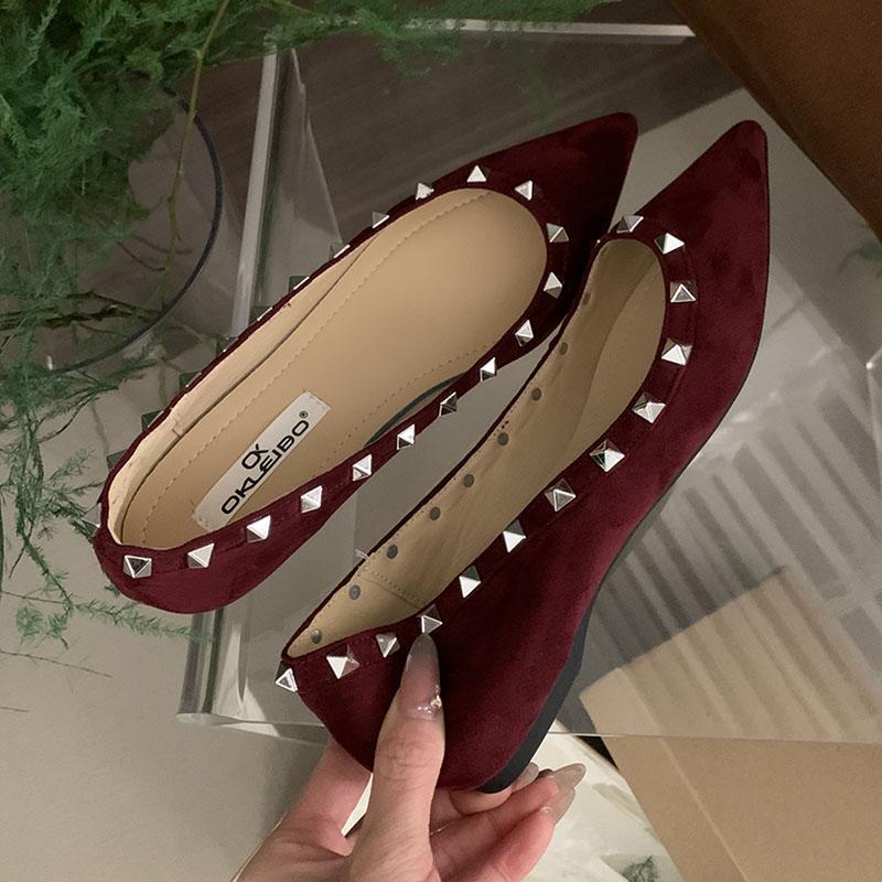 Fashion Pointed Toe Footwear Slip On Flats Shoes For Ladies 2025 New Summer Spring Female Shallow Flock Women Flats With Rivet Shoes