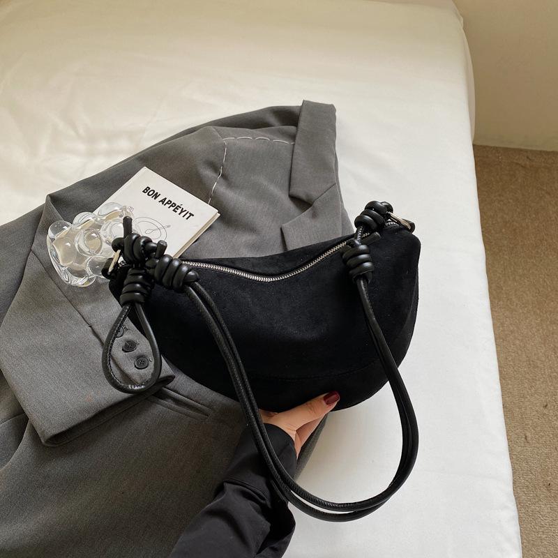 

Нишевая сумка-кроссбоди в форме полумесяца из замши в стиле ретро-пельмень - Модная, универсальная сумка для поездок на работу для осени и зимы 30*8*16 чёрный