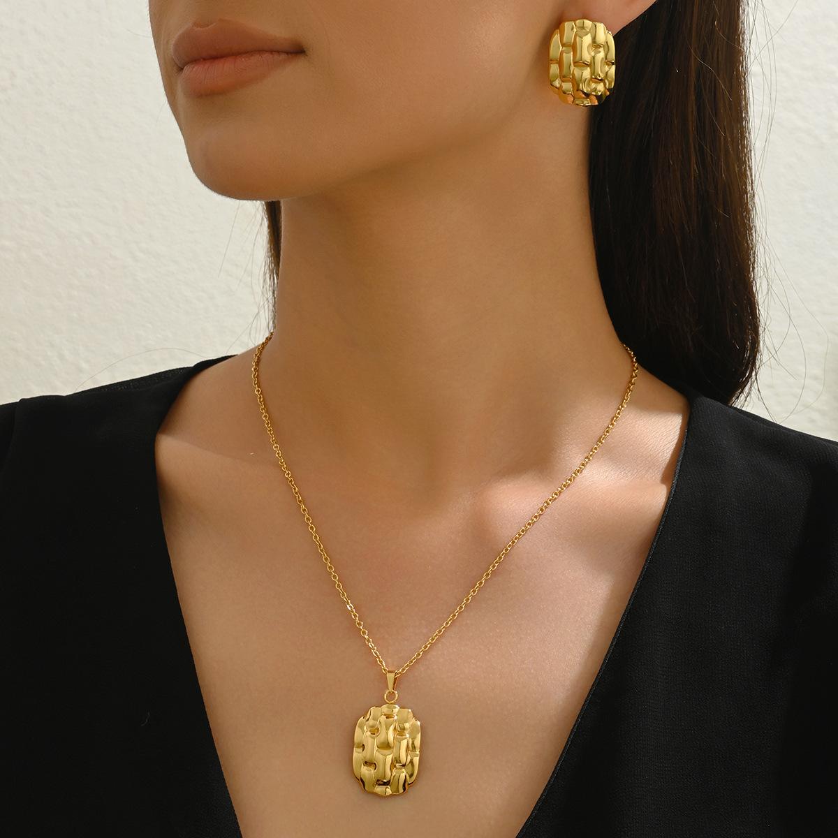 

Irregular Women s Necklace Jewelry Set Geometric Folds Texture Design Earrings Versatile Premium Sense