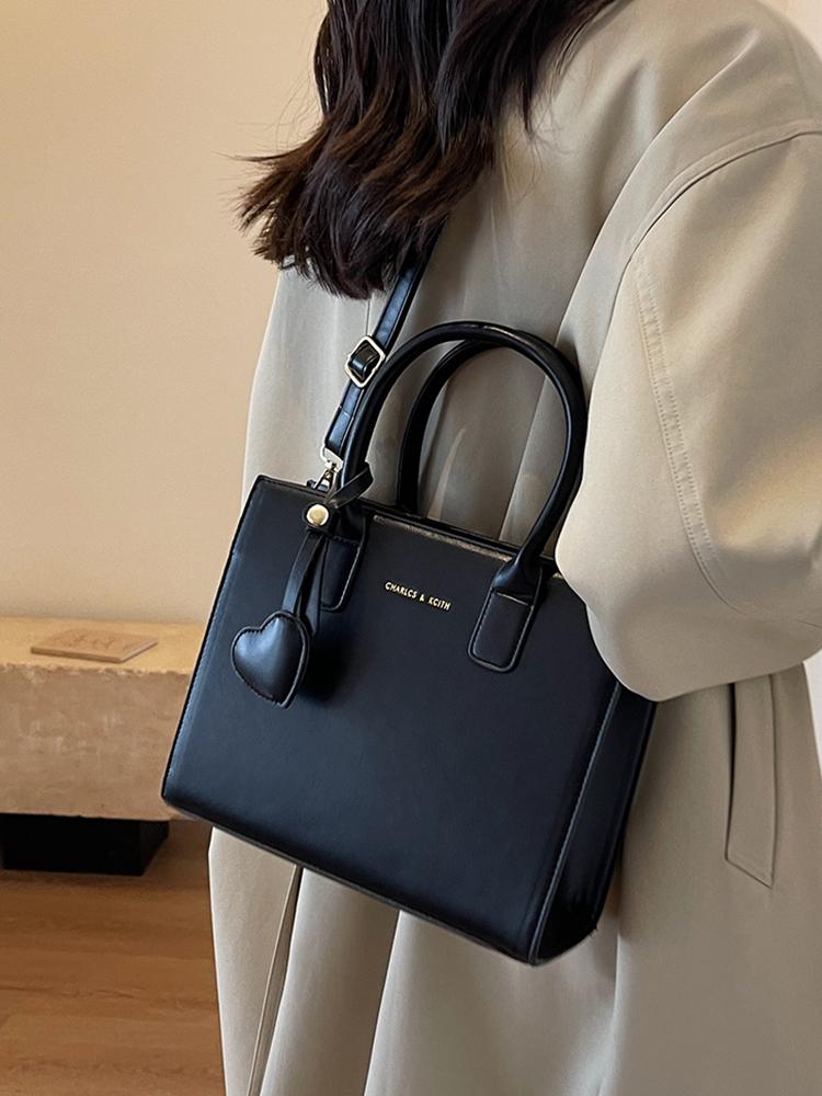 Red Handheld Tote Small Bag For Women 2024 New Trendy One Shoulder Crossbody Large Capacity Simple Versatile Commuter Bag