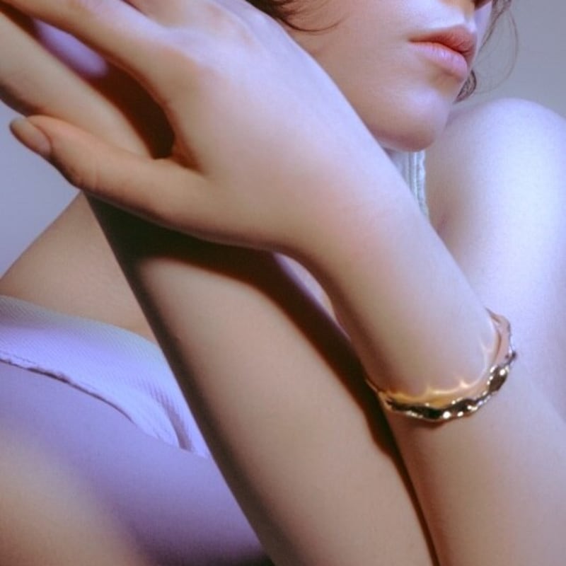 

Aureola Leaf Bangle gold