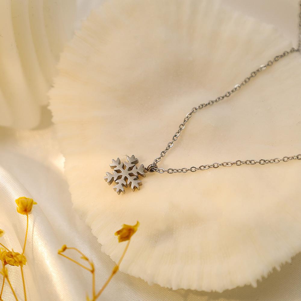 Accessories Fashion 18K Gold Small Snowflake Titanium Steel Necklace Does Not Fade Xiaoxiangfeng Clavicle Chain Advanced Sense