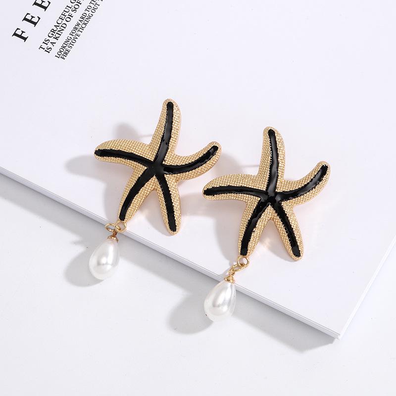 Trendy Japanese-Korean Pearl Stud Earrings: Versatile Street Style & Runway Fashion for Women