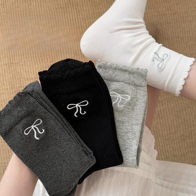 Female Spring and Summer Bow Embroidery Wavy Edge All Build Wicking Sweat In The Tube Pile Pile Cotton Socks