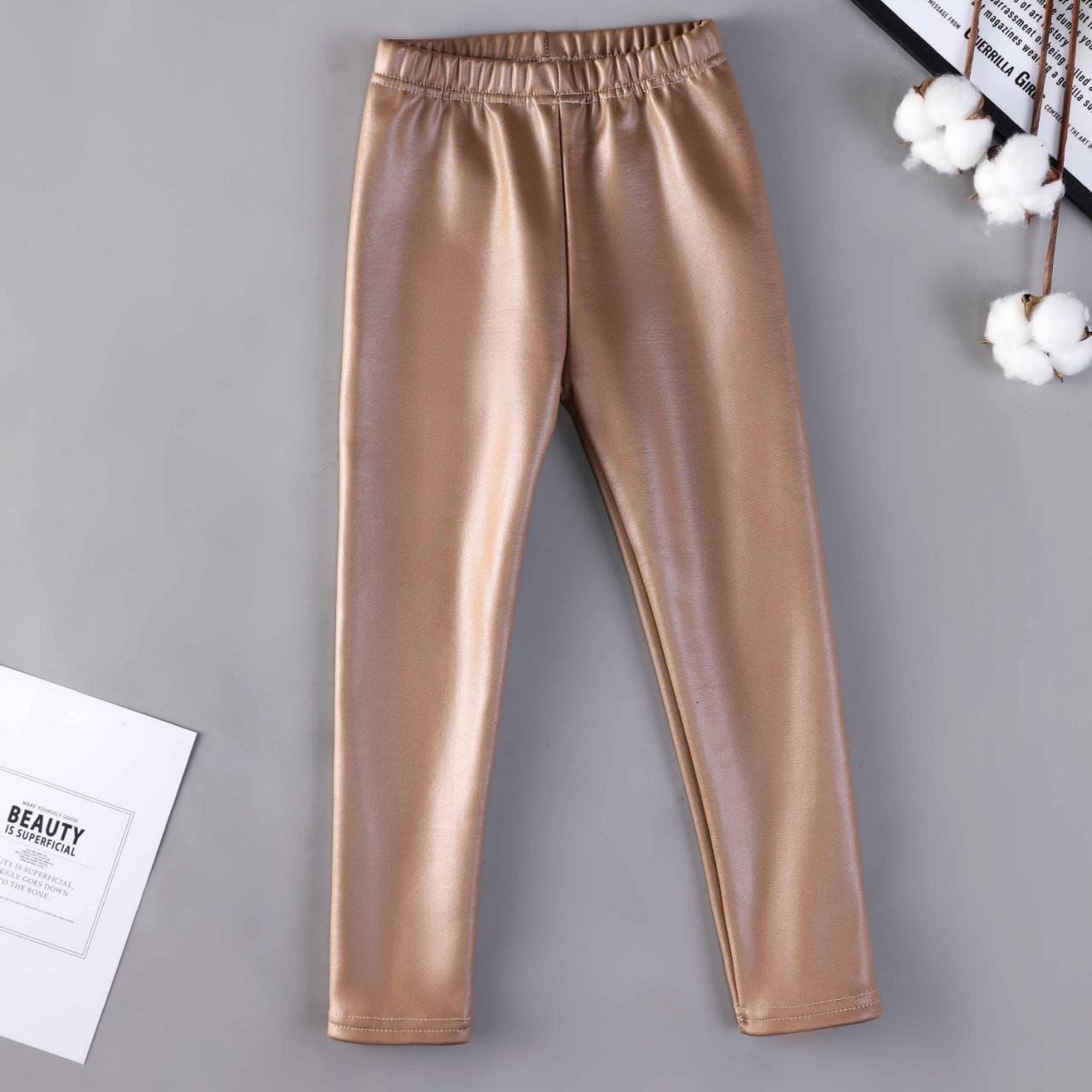 

Утепленные теплые детские штаны из искусственной кожи, облегающие леггинсы для девочек в карамельных тонах на осень-зиму 150 кофейный