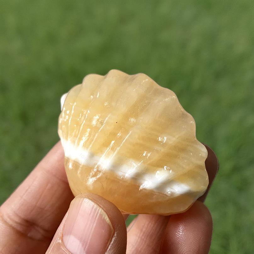 

Natural Yellow Fluorite Shell Carving Home Decor Ornaments Christmas Gifts Approx. 4.8cm L x 3.7cm W x 3cm H