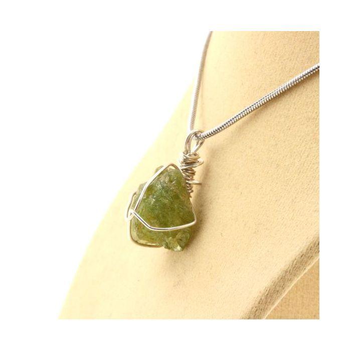 Pierres et Minéraux. Collier Grenat Grossulaire brut. Argent 925.