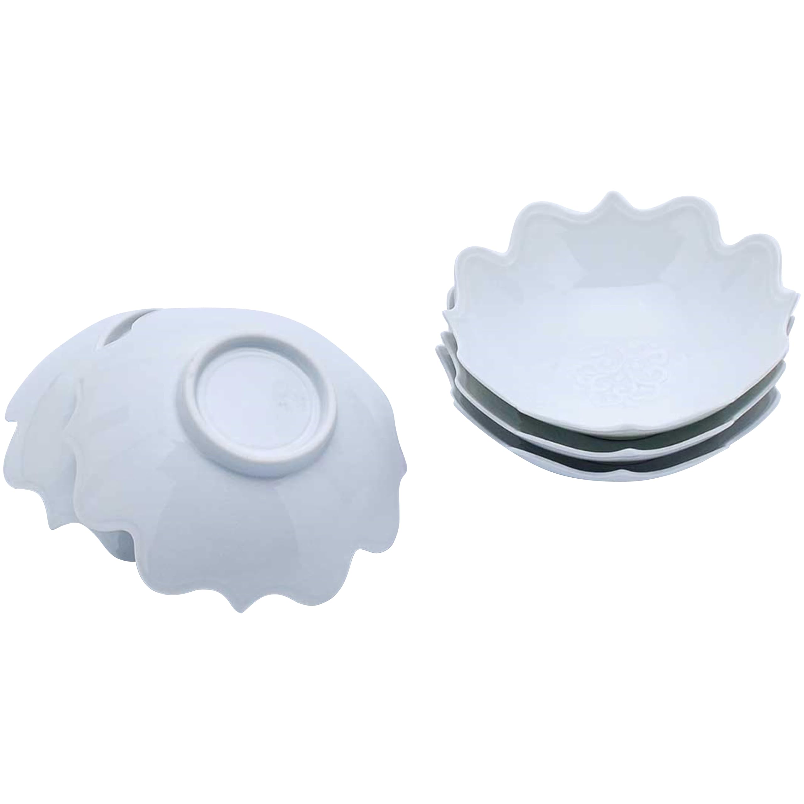 

Arita Ware White Porcelain Arabesque Engraving Small Set of Wooden Plates, Made in Japan, 52660