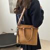 Stylish Vintage Tote Bag For Women With Spacious Design And Trendy Street Style