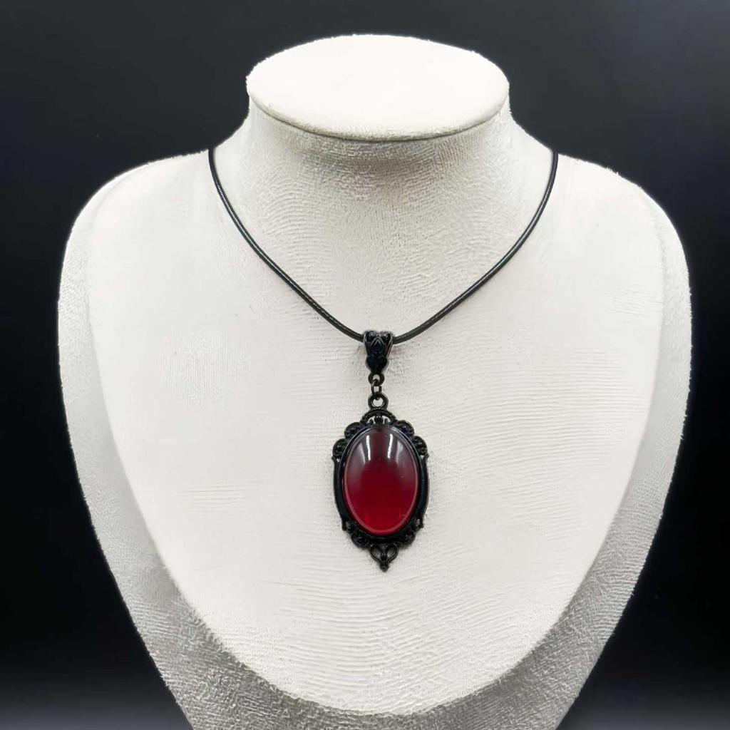 Gothic Mirror Crystal Time Gem Necklace: European & American Trendy Pendant
