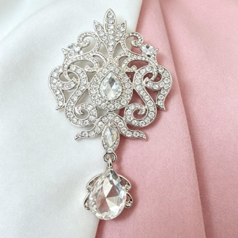 Chic Vintage Crystal Brooch Gold Silver Color Delicate Lapel Pin for Women Date Outfit Wedding Banquet Dress Matching