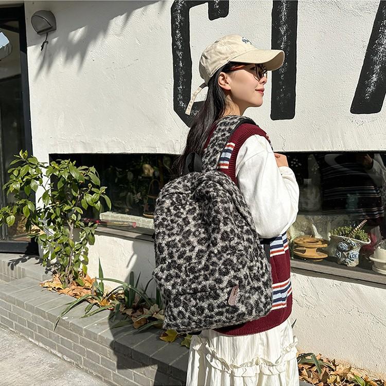 Schoolbag Retro Plush Backpack Female Popular New Fashion Leopard Print Backpack High School Student Large Capacity Schoolbag Travel Backpack