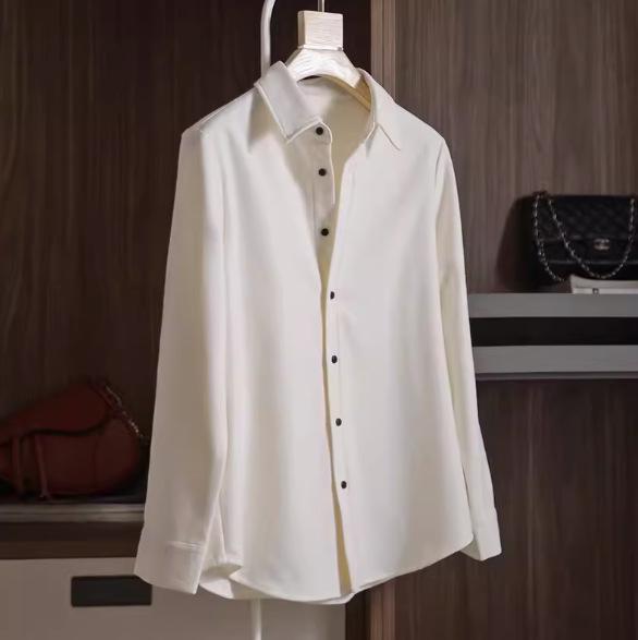 

Elegant Retro Long-Sleeved Shirt for Autumn & Winter Small белый