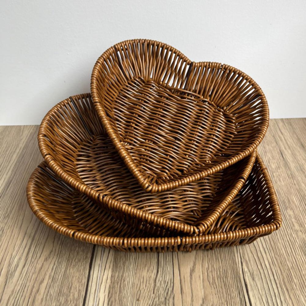 Simulation Rattan Woven Fruit Basket,Heart-shaped Desktop Storage Baskets for Home Kitchen,Retro Decorative Tray for Vegetables