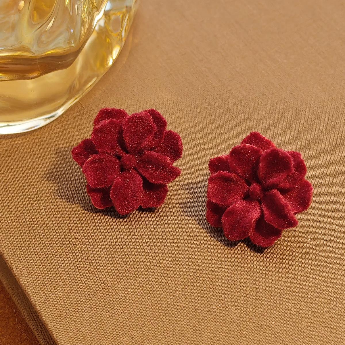 Autumn And Winter Ankola Red Double-Layer Flower Earrings, Retro New Year S Light Luxury High-End Temperament Earrings