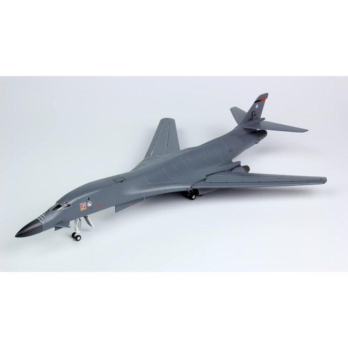 PLATZ 1/144 US Air Force Bomber B-1B Lancer Guam Andersen AB Plastic Model AE144-5 Molded Color