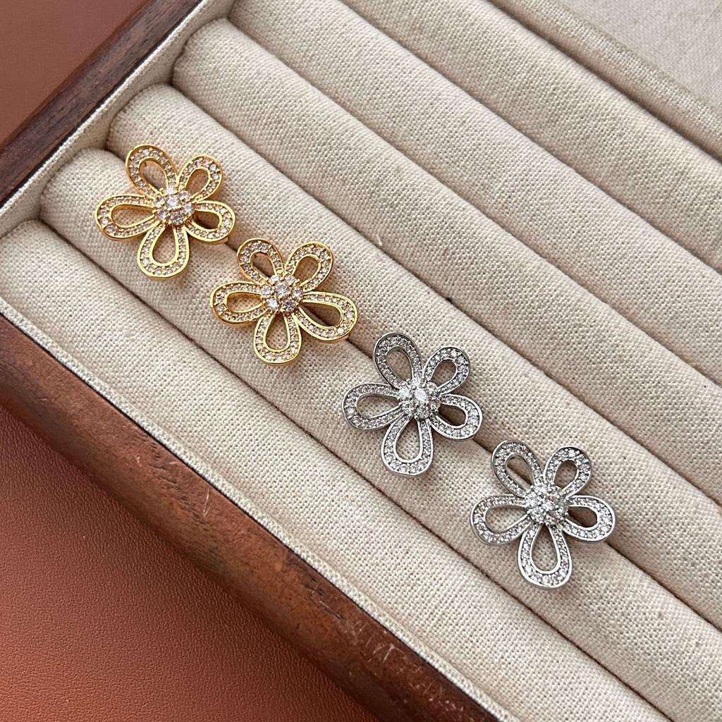 S925 Silver Needle Micro Diamond Hollow Five-petal Flower Earrings European and American Plants Flower Earrings Sweet and Cute Earrings