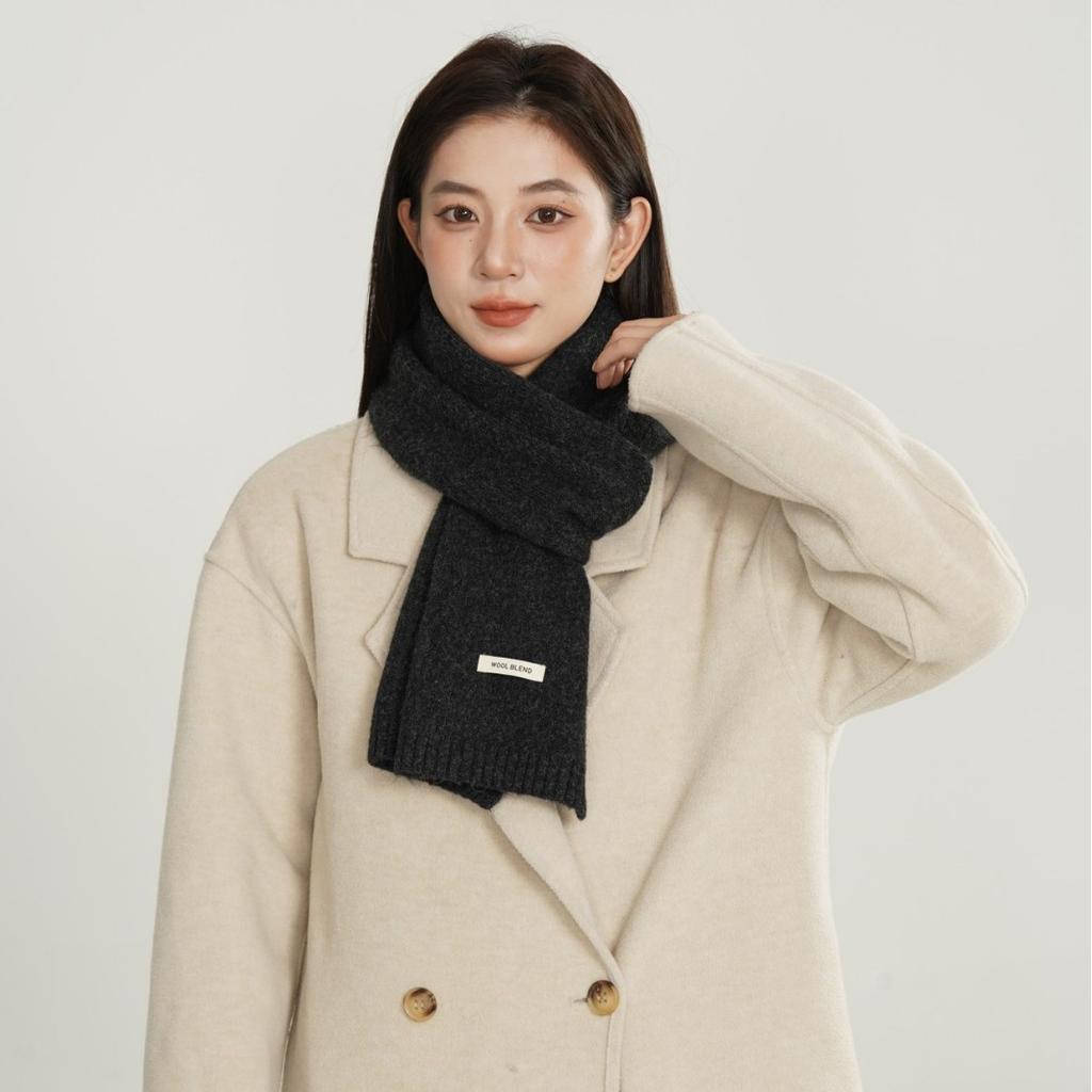 Minimalist Style Solid Color Knitted Scarf with Wool for Girls Winter Warm and Versatile Outdoor Soft Scarf.