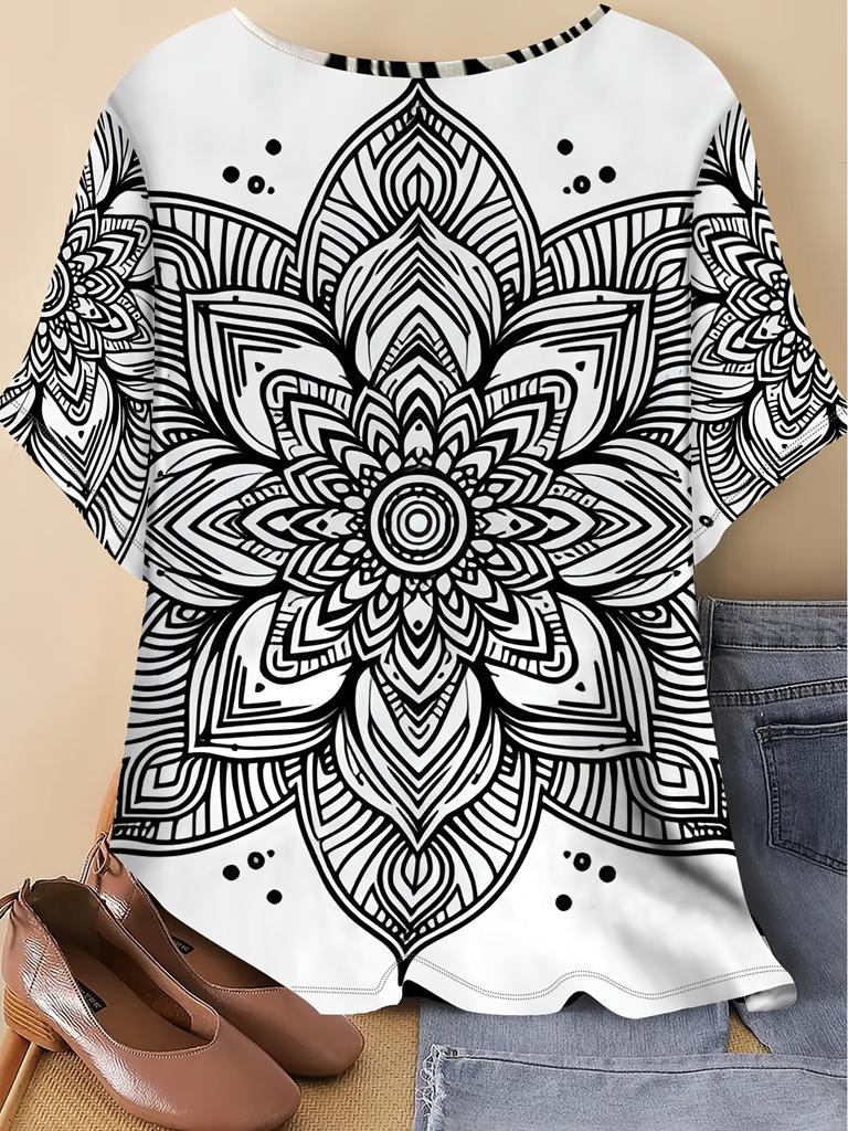 Women's Plus Size Bohemian Ethnic Print T-Shirt - Loose Fit Short Sleeve Round Neck Blouse Suitable for Casual