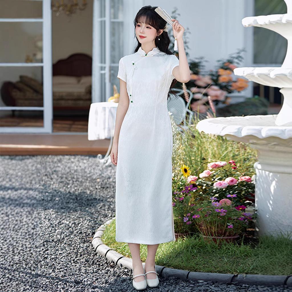 Spring new bright silk jacquard improved fashion girl cheongsam, sweet, small, fresh and gentle wind pearl buckle cheongsam