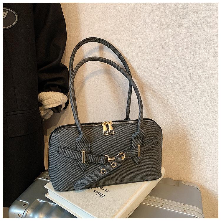 

Ретро пряжка ремня простая новая модная повседневная большая вместимость боулинг сумка-хобо под мышкой чёрный