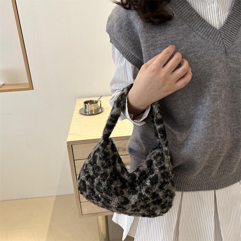 Chic Large Capacity Black White Brown Canvas Crescent Bag Perfect For Everyday Use