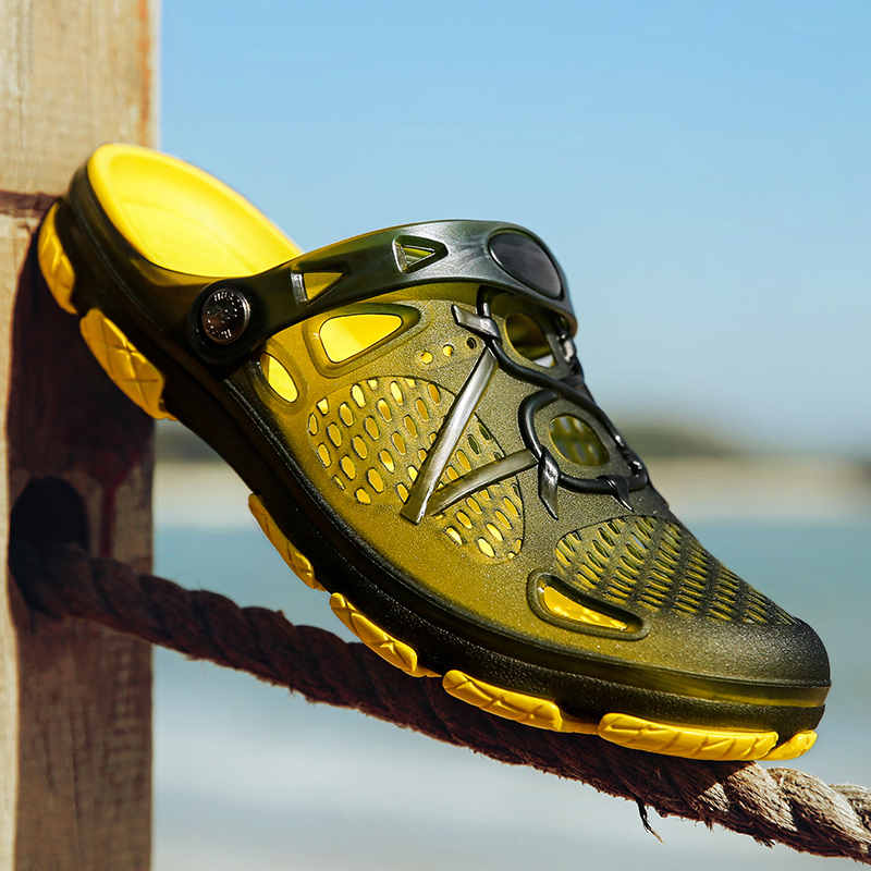 Fashion 2025 Men's Sandals Handmade Summer Shoes for Men Rubber Soft Garden Water Shoes Big Size Man Beach Flat Sandals Slippers X14