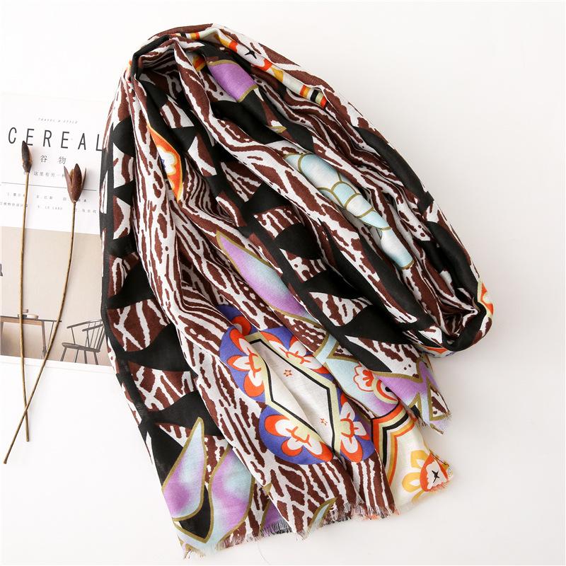 Women'S Fashion Printed Handkerchief, Luxury Style Sunshade Scarf, New Fringe Shawl for Outdoor Travel