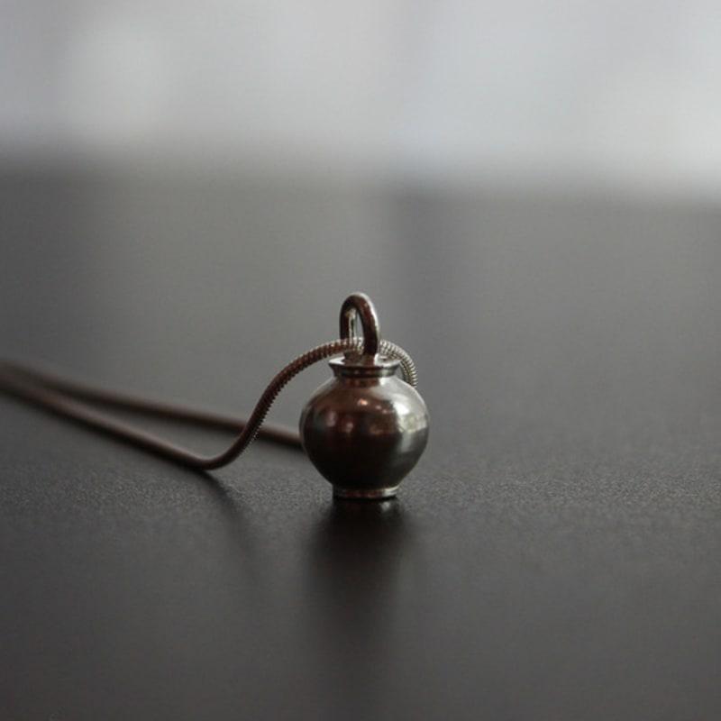 

Atelier Darin ARI Milling Pendant Necklace 06 none