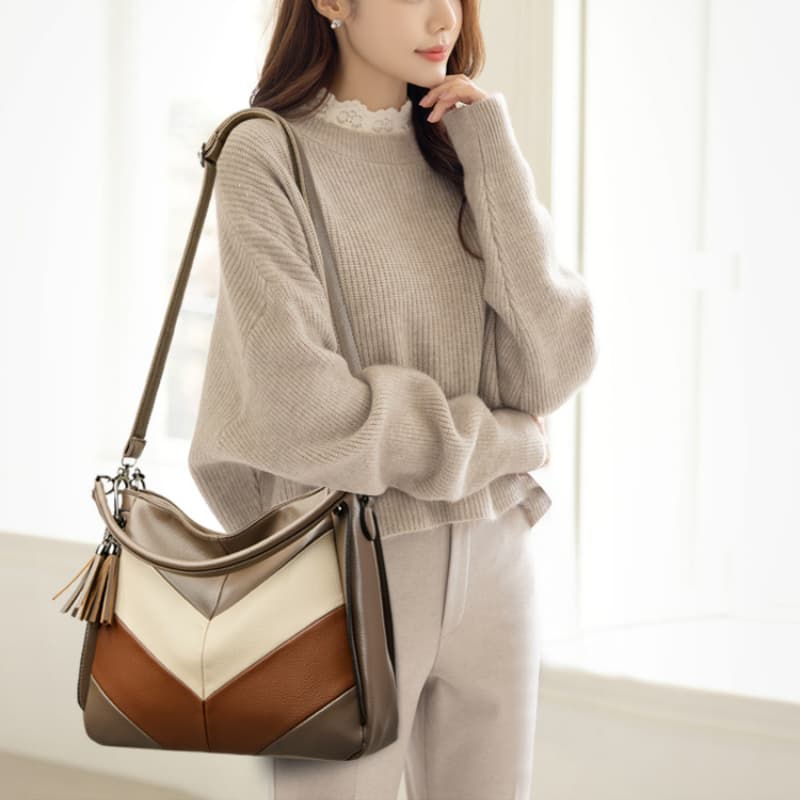 Tote Bag Woman Goes Out with Messenger Bag