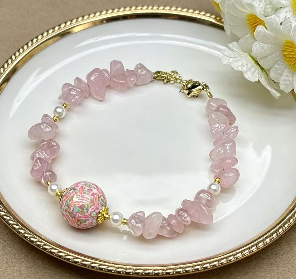 Natural Crystal Crushed Stone Bracelet - Luxurious, High-End, and Elegant Jewelry Piece