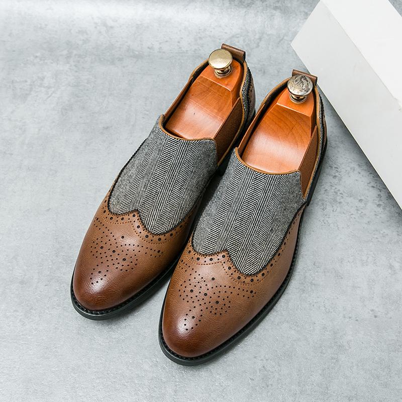Fashion Spring New Men's Comfortable Carved Breathable Block Shoes Fashion Brand Men Retro Brown Pointed Business Banquet Wedding Shoes