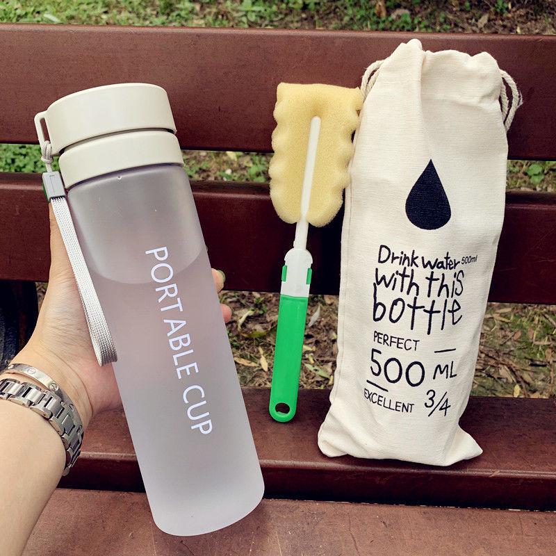 "Durable, High-temperature-resistant Sports Water Cup, Portable and Unisex Design with Large Capacity for Students."