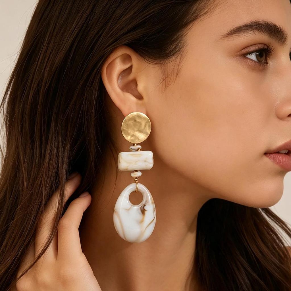 Geometric Hollow Oval Earrings: Smudged, Spliced Stud Design for Women