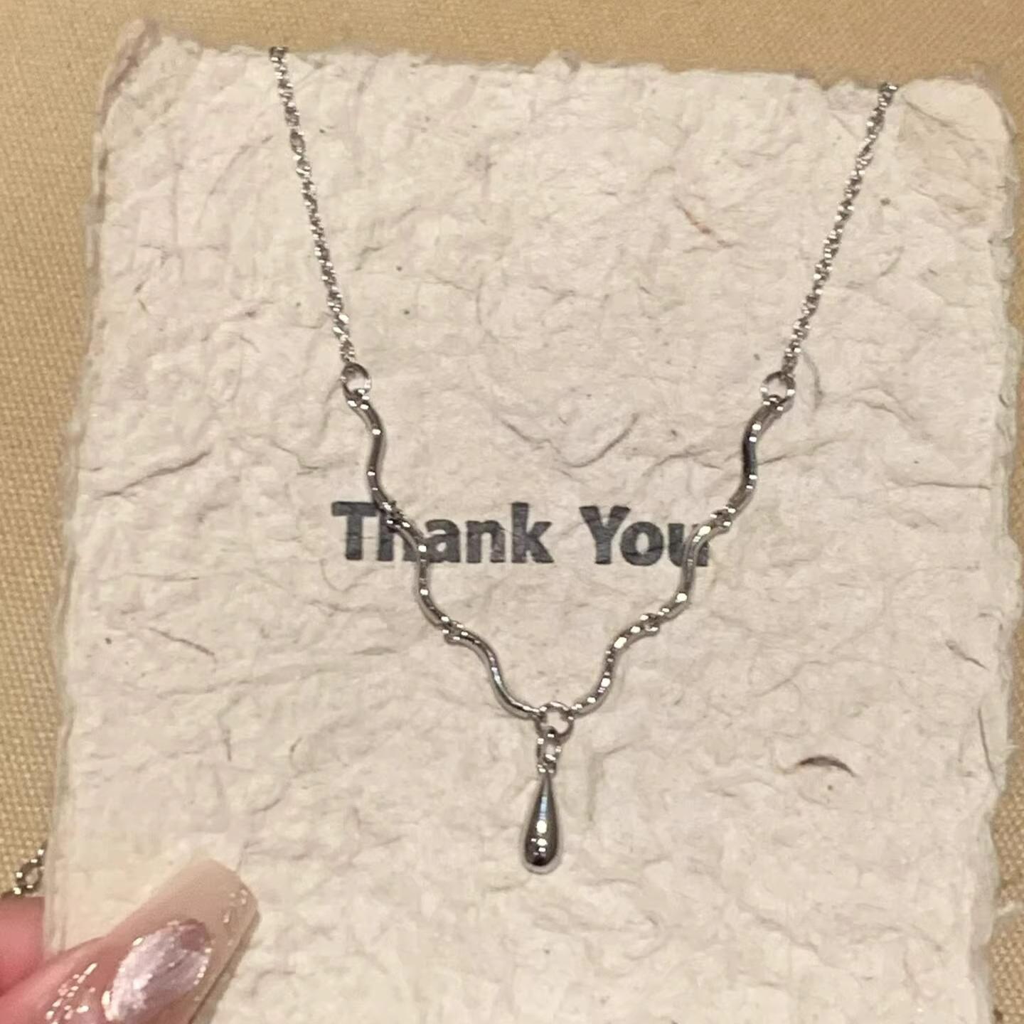 

Vintage Glossy Water Droplet Necklaces Gold Sliver Luxury Laziness Irregular Tassel Collar Necklace Chain Jewelry Gift for Women