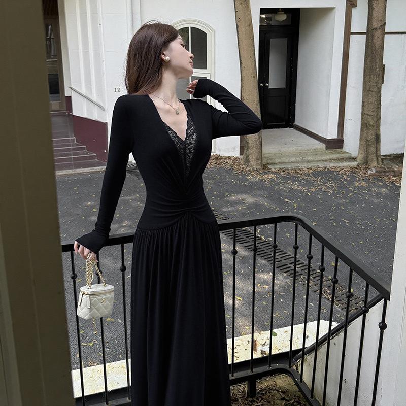 Women's Sexy White V-Neck Retro Lace Patchwork Long-Sleeve Dress - 2026 Early Spring Collection
